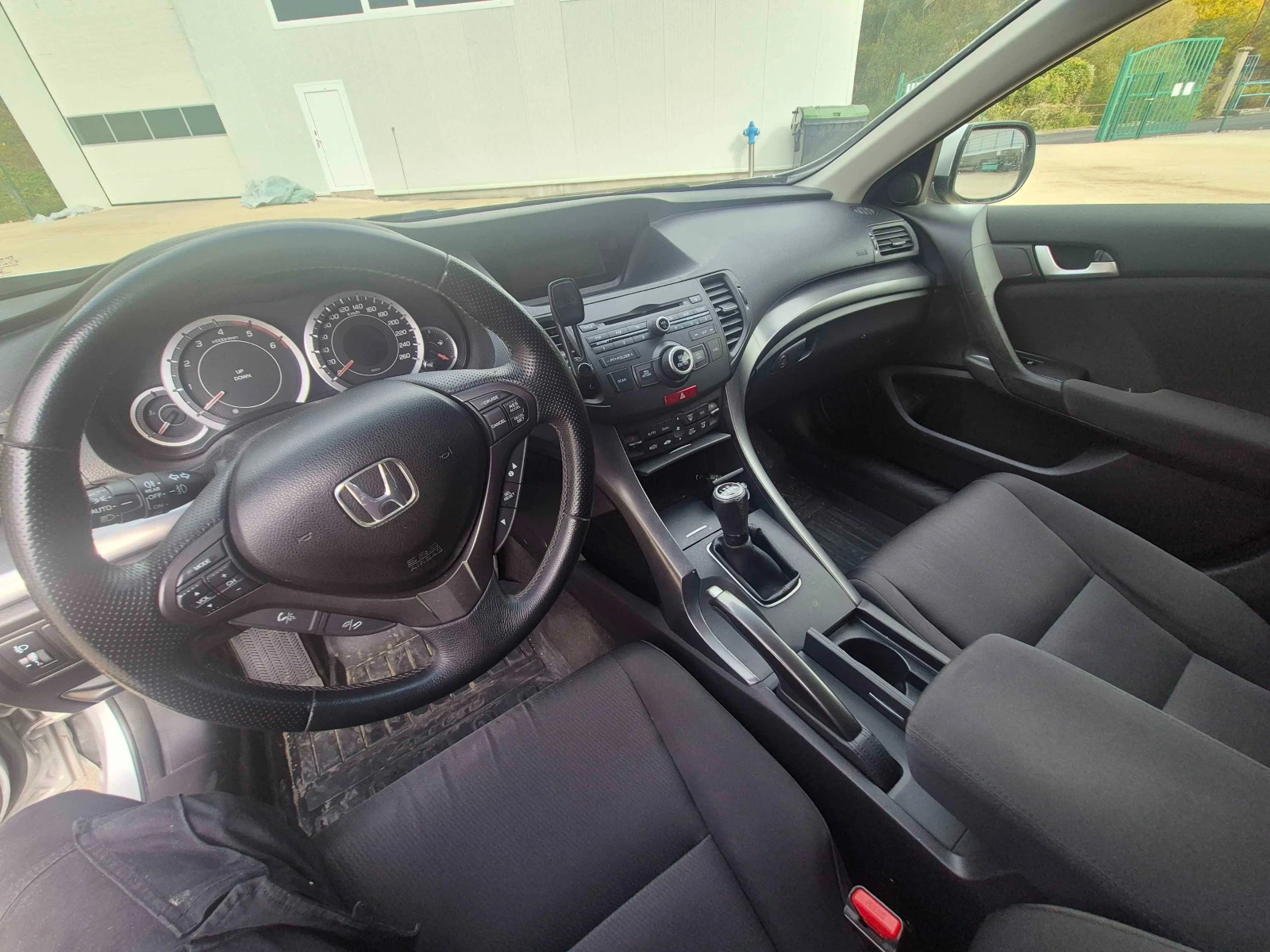 Honda Accord 2.2 iD-Tec, снимка 8 - Автомобили и джипове - 56651936