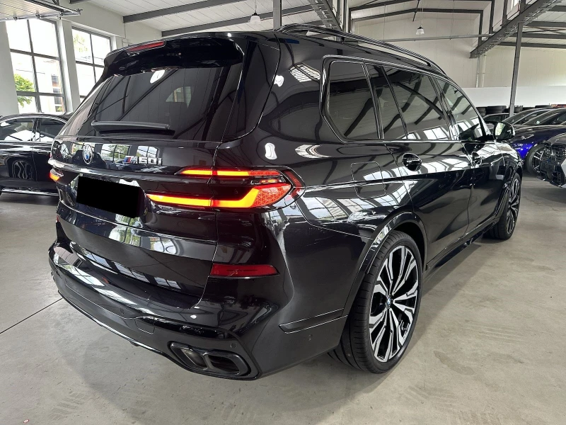 BMW X7 M60i/FACELIFT/ EXCLUSIV/H&K/ICONIC GLOW/SKY LOUNGE, снимка 5 - Автомобили и джипове - 48223128