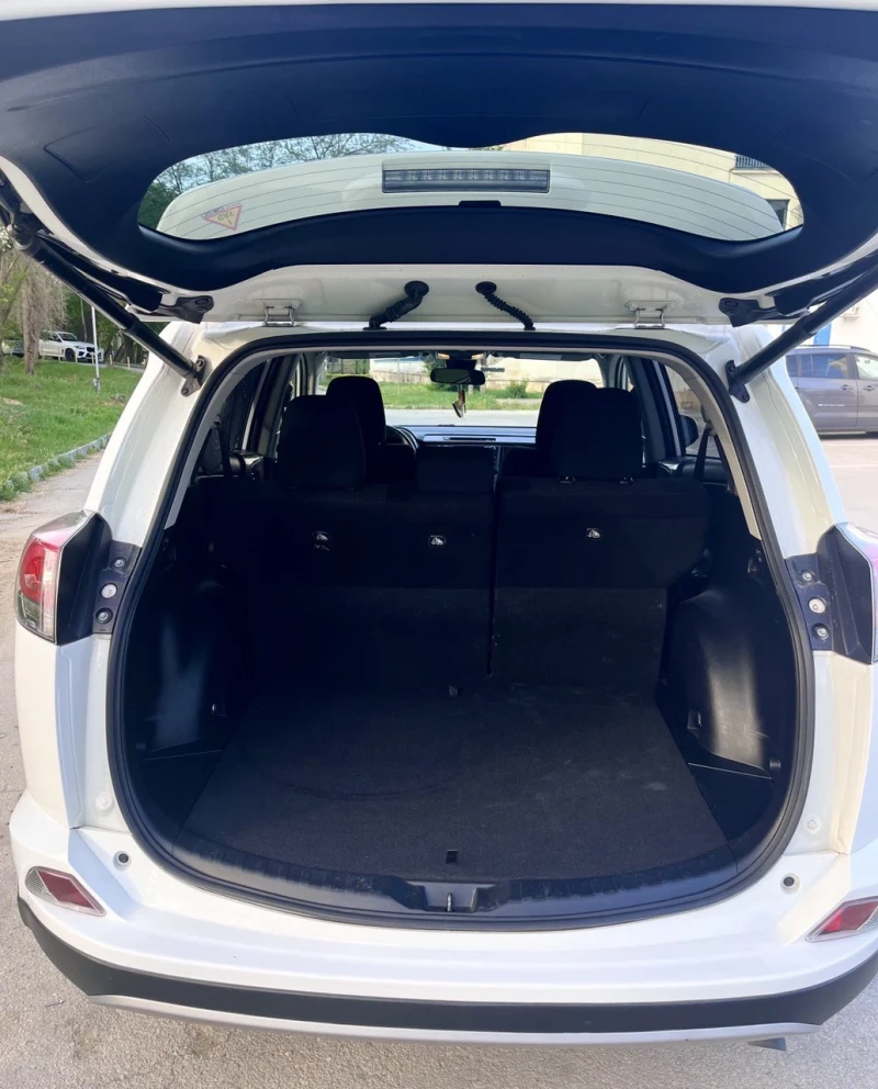 Toyota Rav4, снимка 4 - Автомобили и джипове - 52335088