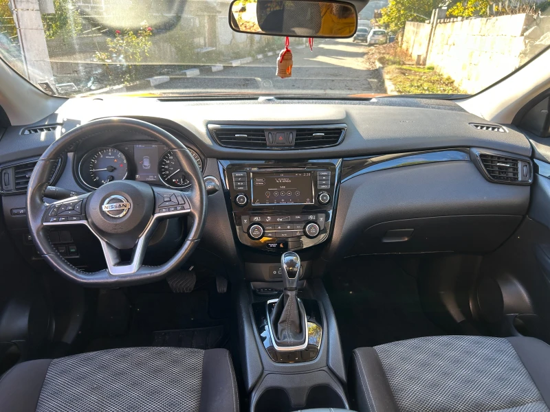 Nissan Qashqai, снимка 11 - Автомобили и джипове - 52258219