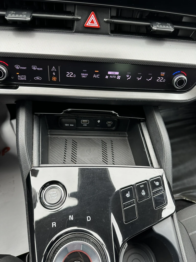 Kia Sportage 1.6 Plug-in Hybrid Design 4WD, снимка 16 - Автомобили и джипове - 53204934