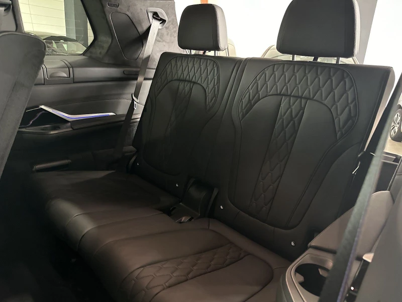 BMW X7 M60i/FACELIFT/ EXCLUSIV/H&K/ICONIC GLOW/SKY LOUNGE - 199980 лв. - 15170087 | Car24.bg