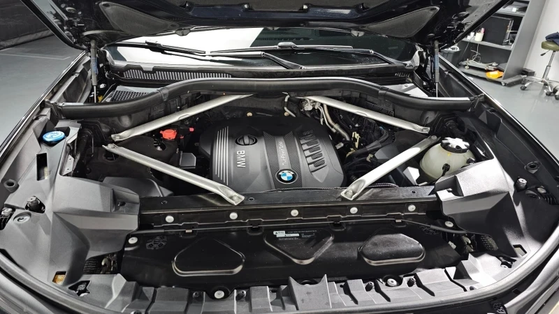 BMW X7 * Xdrive* Laser* Night Vision* Pano, снимка 12 - Автомобили и джипове - 55343924