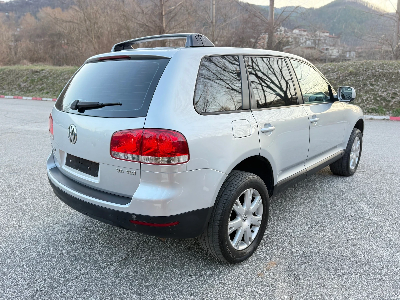 VW Touareg 3.0TDI V6* 4x4* Koja* Navigacia* Ksenon, снимка 7 - Автомобили и джипове - 53804055