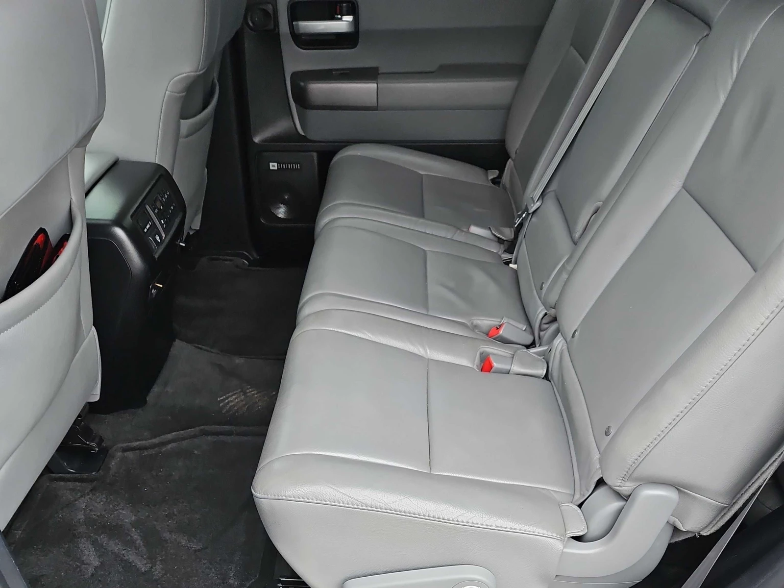 Toyota Sequoia LIMITED * * 4WD * * CARFAX * * ���� ������ * *  | Mobile.bg � ����������� 9