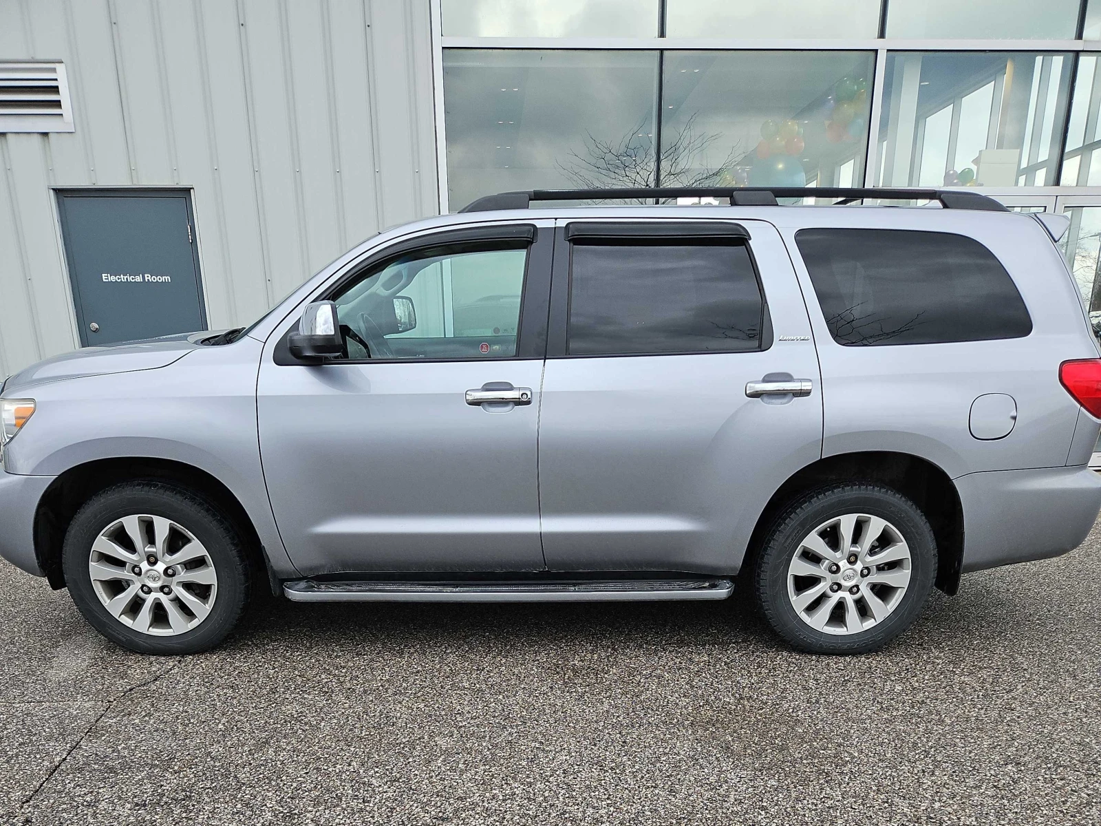 Toyota Sequoia LIMITED * * 4WD * * CARFAX * * ���� ������ * *  | Mobile.bg � ����������� 2