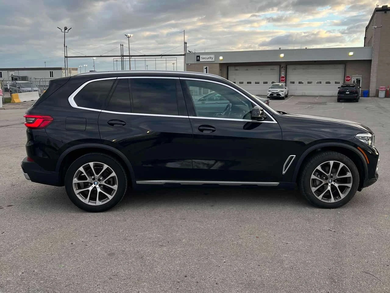BMW X5 * xDrive40i * PANO* NAVI* KEYLESS, снимка 14 - Автомобили и джипове - 54431033