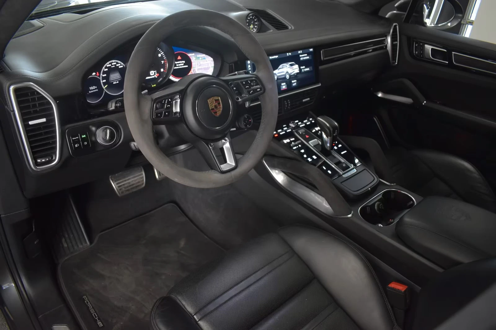 Porsche Cayenne TURBO-S-E/680HP/COUPE/360/TECHART/PANO/484z, снимка 9 - Автомобили и джипове - 54885453