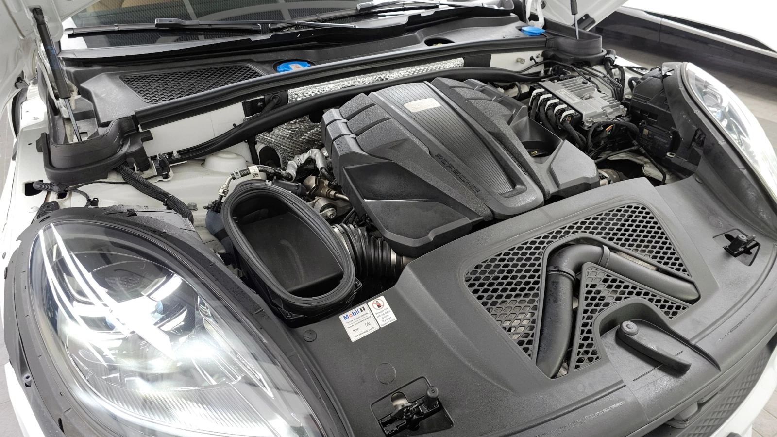 Porsche Macan S* ЕЛ. БАГАЖНИК* 360* ПОДГРЕВ ВОЛАН* КРАЙНА ЦЕНА, снимка 6 - Автомобили и джипове - 55227137
