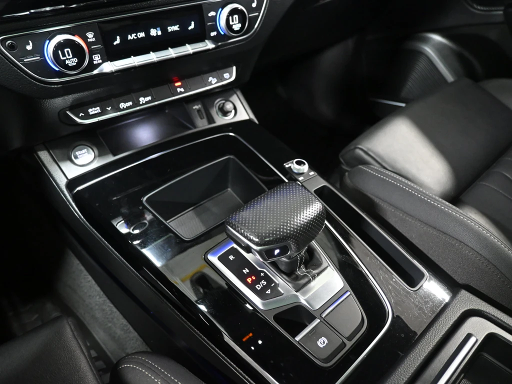 Audi Q5 Technik  S-Line / ПАНО / ЛИЗИНГ / ЦЕНА до БГ, снимка 17 - Автомобили и джипове - 55395776