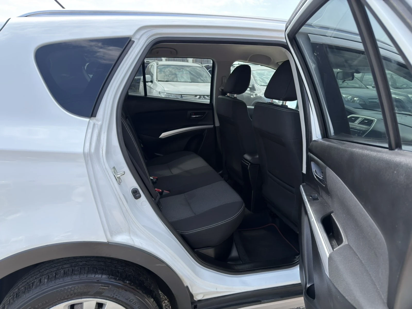 Suzuki SX4 S-Cross 1.6i Swiss, снимка 14 - Автомобили и джипове - 55600866