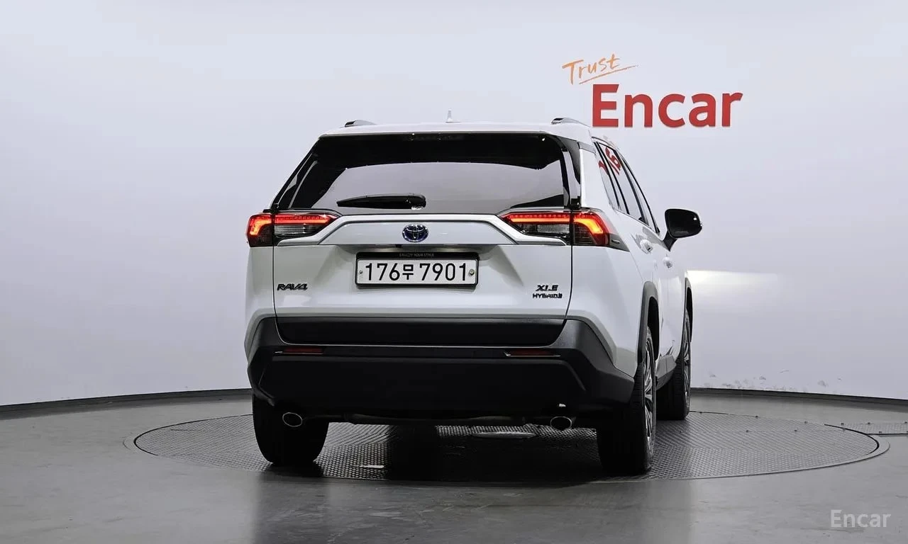Toyota Rav4 * 2.5 2WD Hybrid * КРАЙНА ЦЕНА ДО БЪЛГАРИЯ, снимка 4 - Автомобили и джипове - 55834260