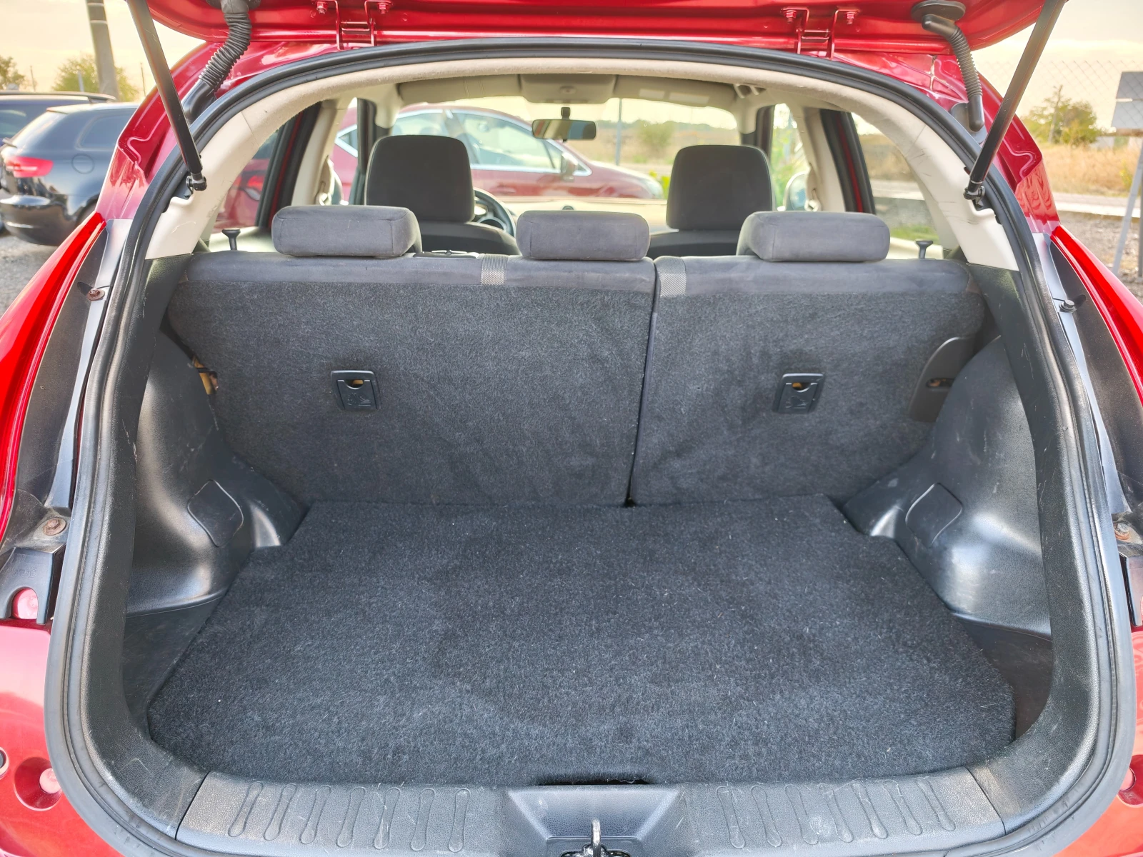 Nissan Juke 1.5DCI, снимка 11 - Автомобили и джипове - 56225545
