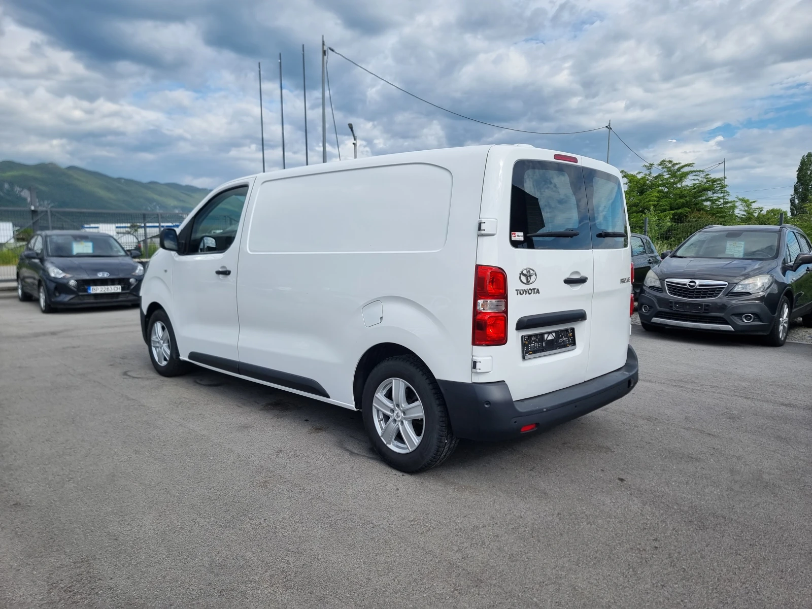 Toyota Proace 1.5TDI, снимка 4 - Бусове и автобуси - 54565528
