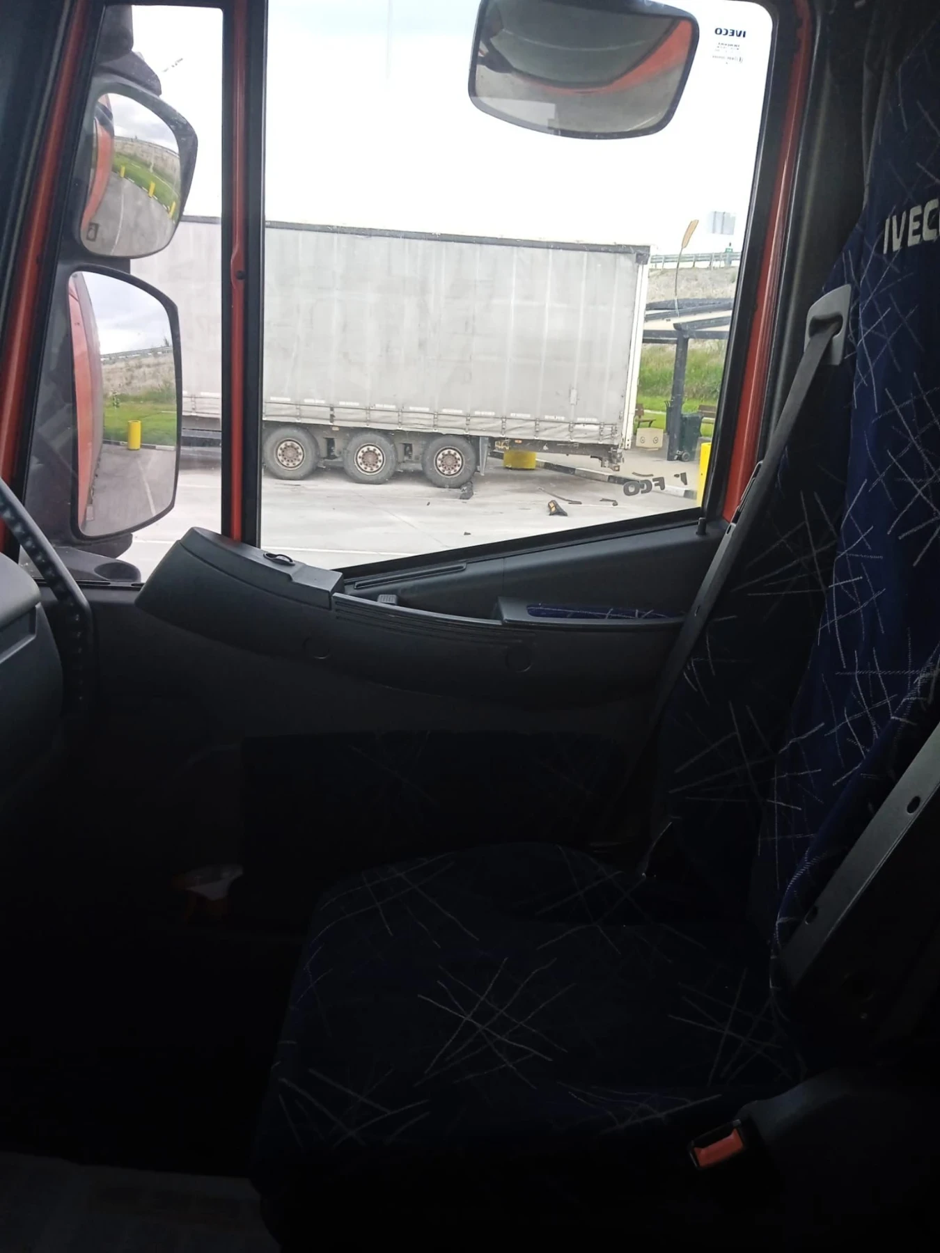 Iveco Stralis, снимка 12 - Камиони - 55586379