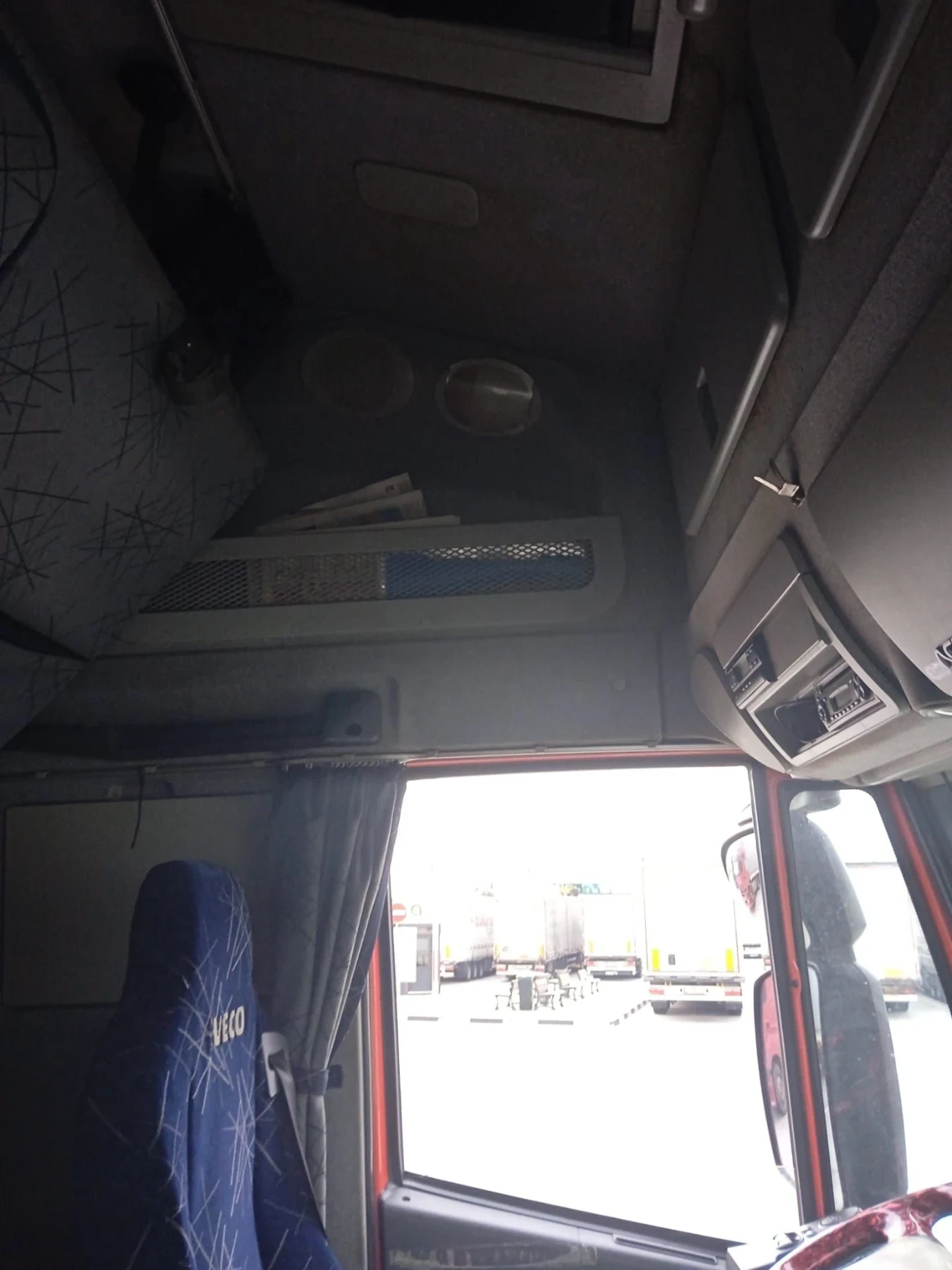 Iveco Stralis, снимка 8 - Камиони - 55586379