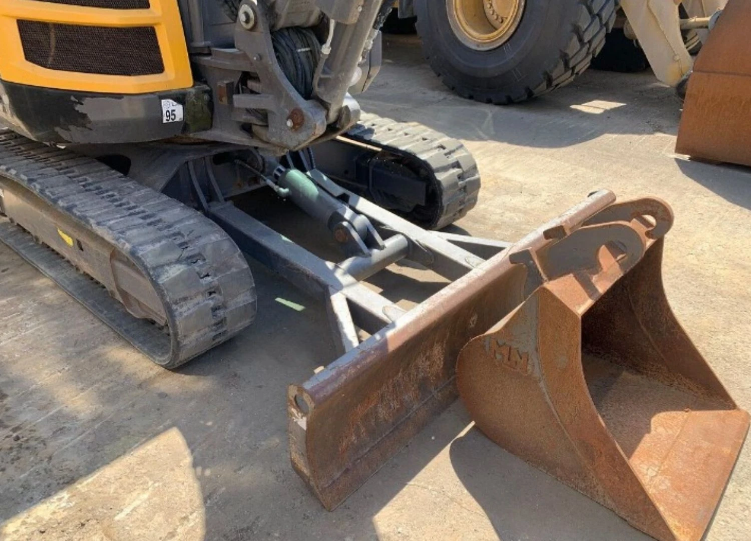 Багер Volvo EC35D - изображение 4