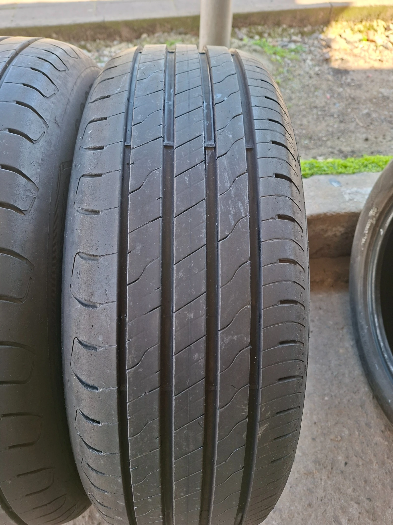 Гуми Летни 225/60R18, снимка 2 - Гуми и джанти - 53782315