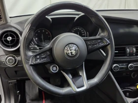 Alfa Romeo Giulia Ti Q4 280кс * Възможност за Лизинг* , снимка 11