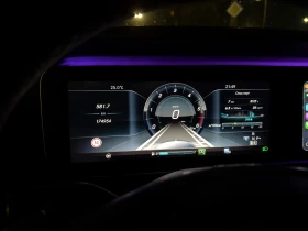 Mercedes-Benz E 220 4 матик AMG, снимка 12