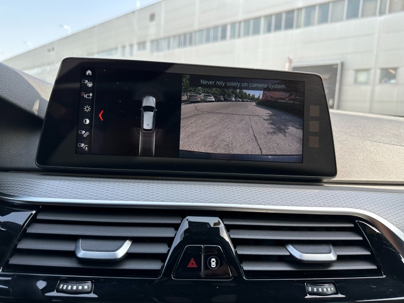 BMW 530 D X-drive 2018г, снимка 13 - Автомобили и джипове - 46431605