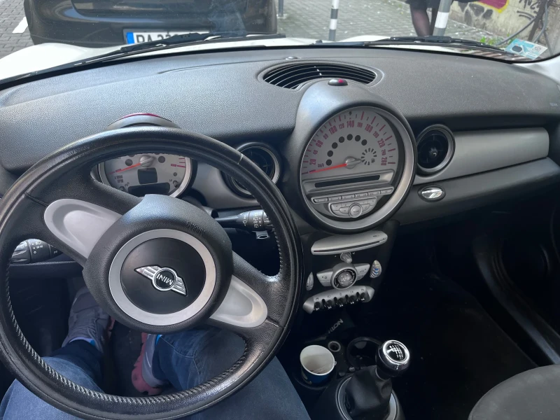 Mini One 1.4i, снимка 8 - Автомобили и джипове - 47350163