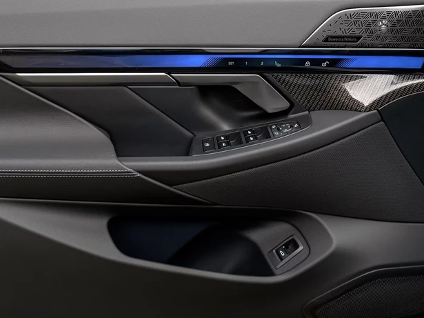 BMW i5 M60 xDrive M-Sport Pro = NEW = Гаранция - изображение 6