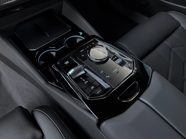 BMW i5 M60 xDrive M-Sport Pro = NEW = Гаранция - изображение 10