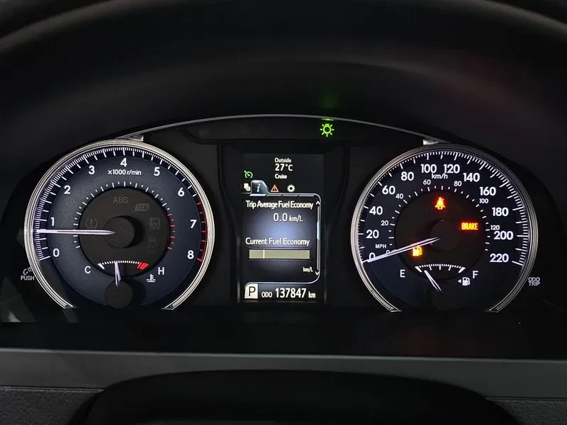 Toyota Camry XLE 2.5 Бензин, снимка 5 - Автомобили и джипове - 56220165