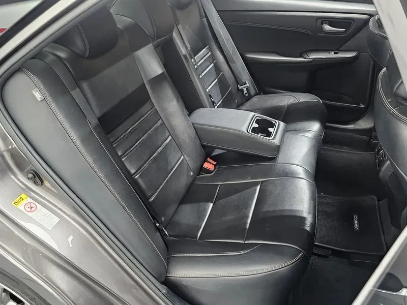 Toyota Camry XLE 2.5 Бензин, снимка 11 - Автомобили и джипове - 56220165