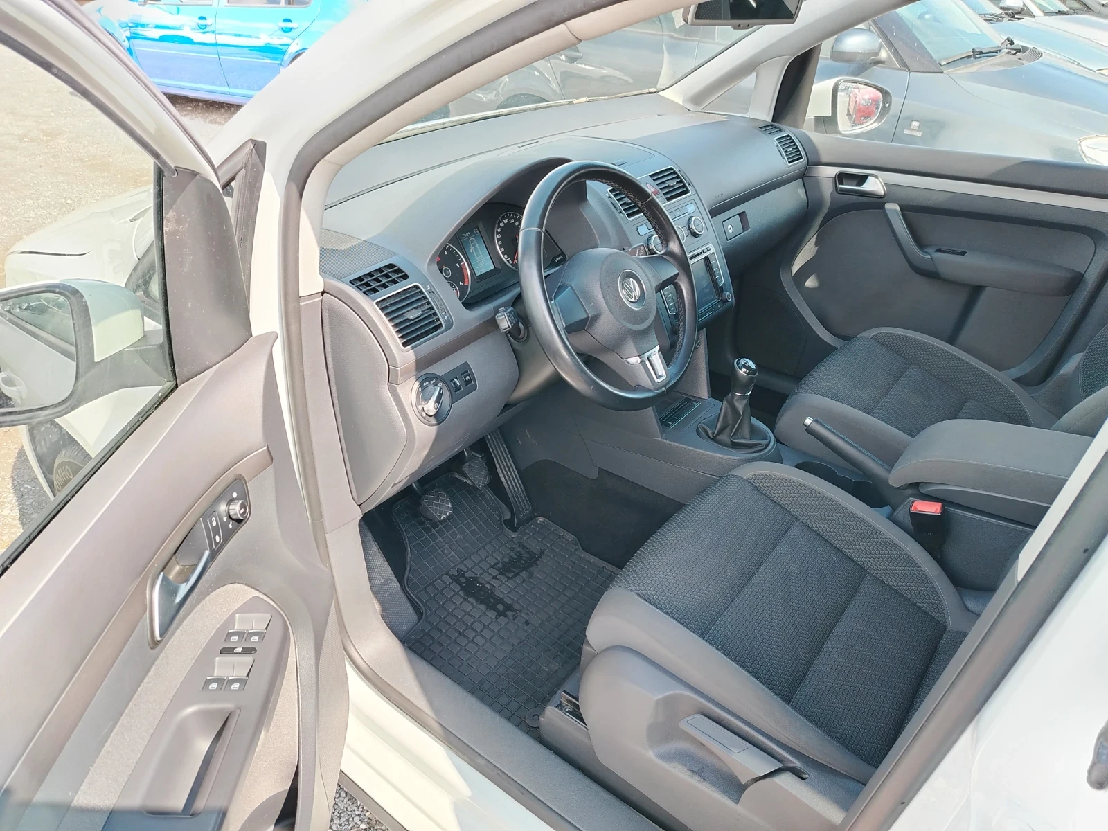 VW Touran 1.6 TDI KSENON, LED  - изображение 10