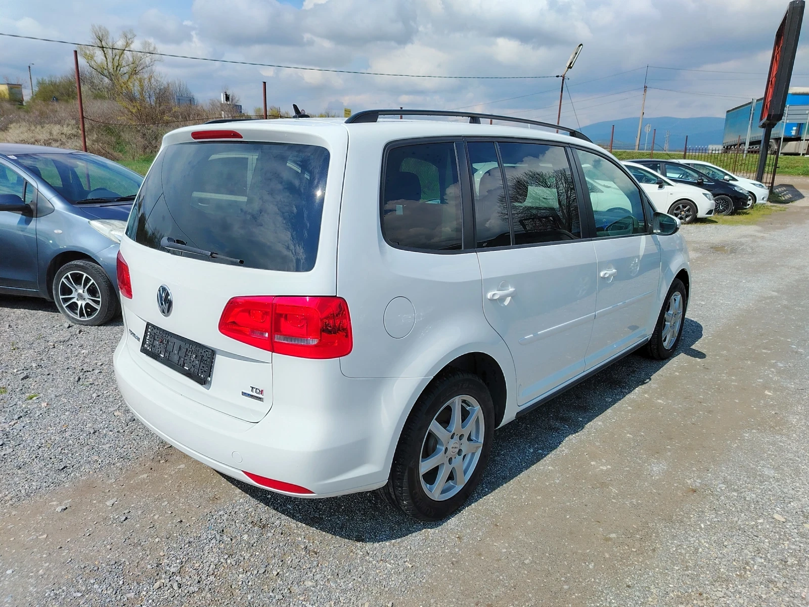 VW Touran 1.6 TDI KSENON, LED  - изображение 4