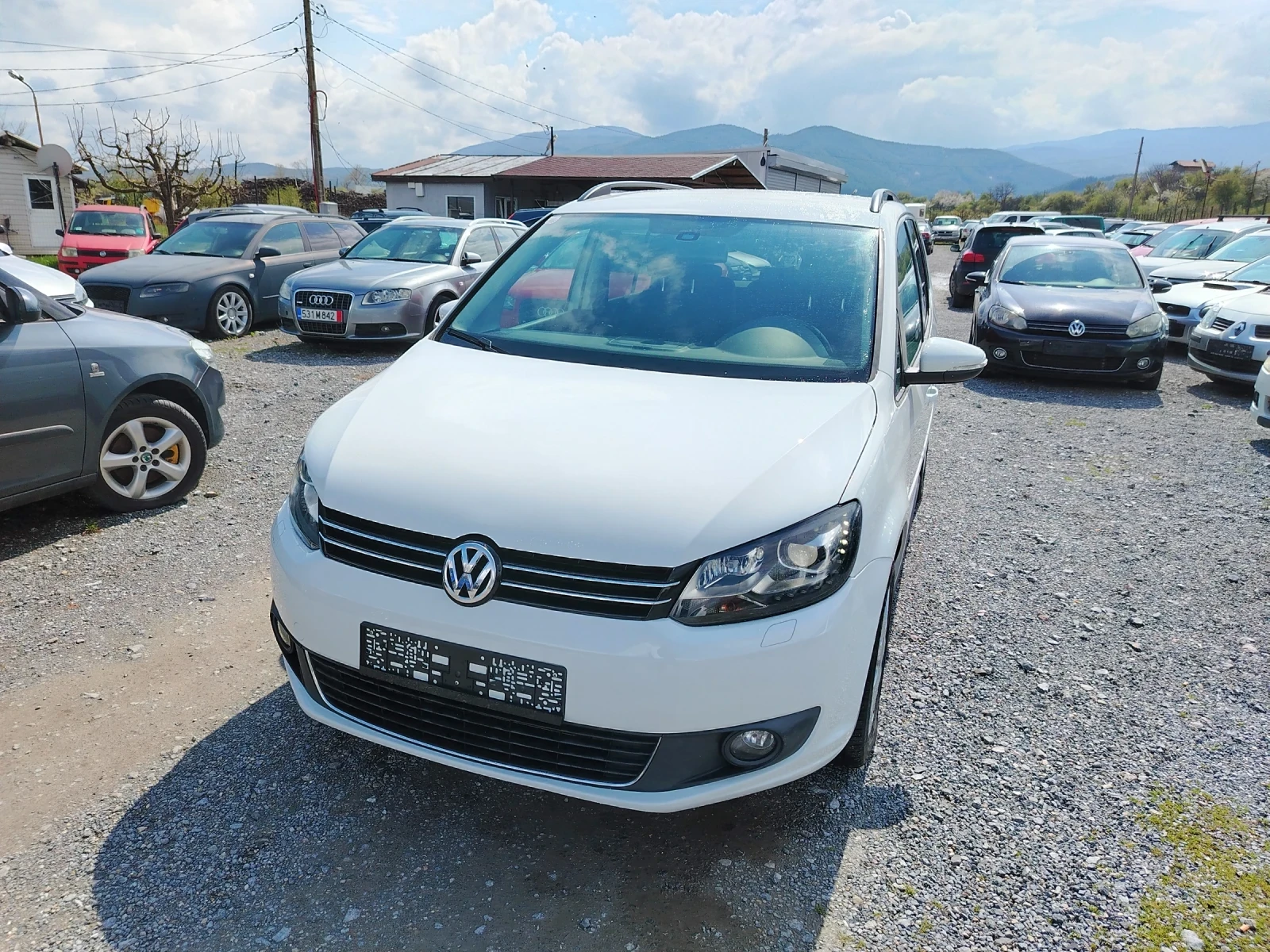 VW Touran 1.6 TDI KSENON, LED  - изображение 2