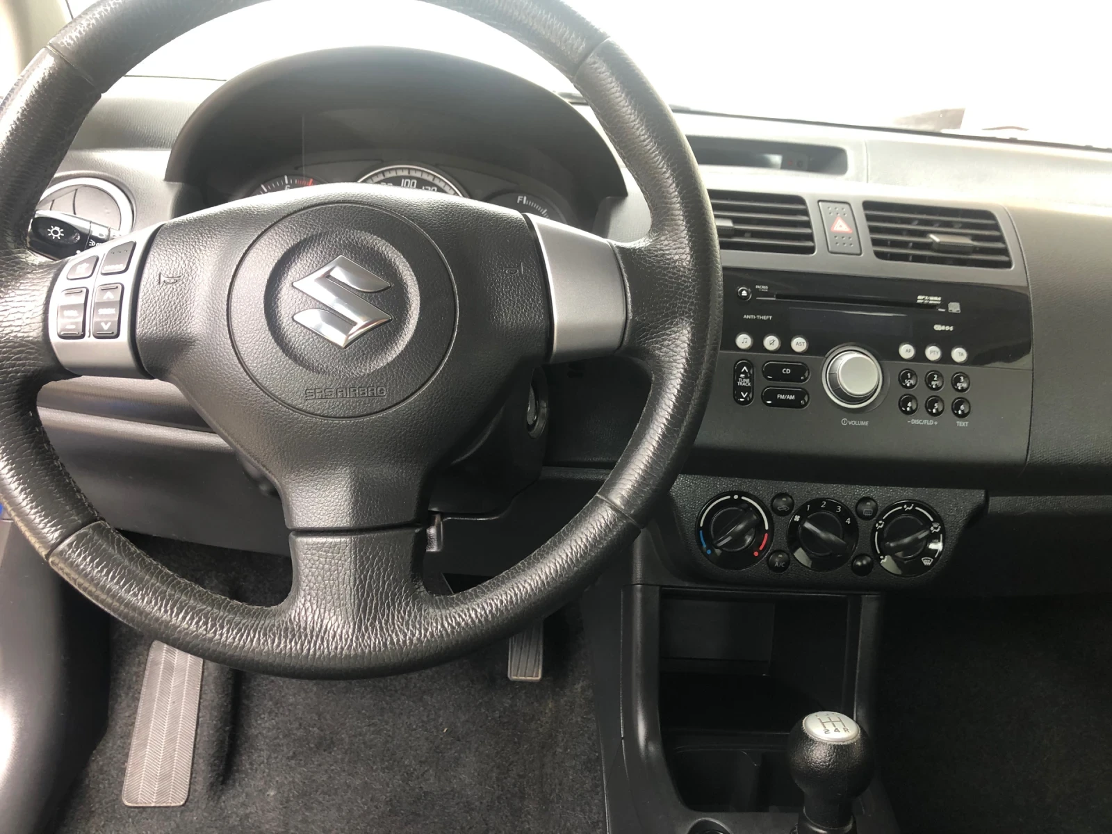 Suzuki Swift 1.3 - изображение 8