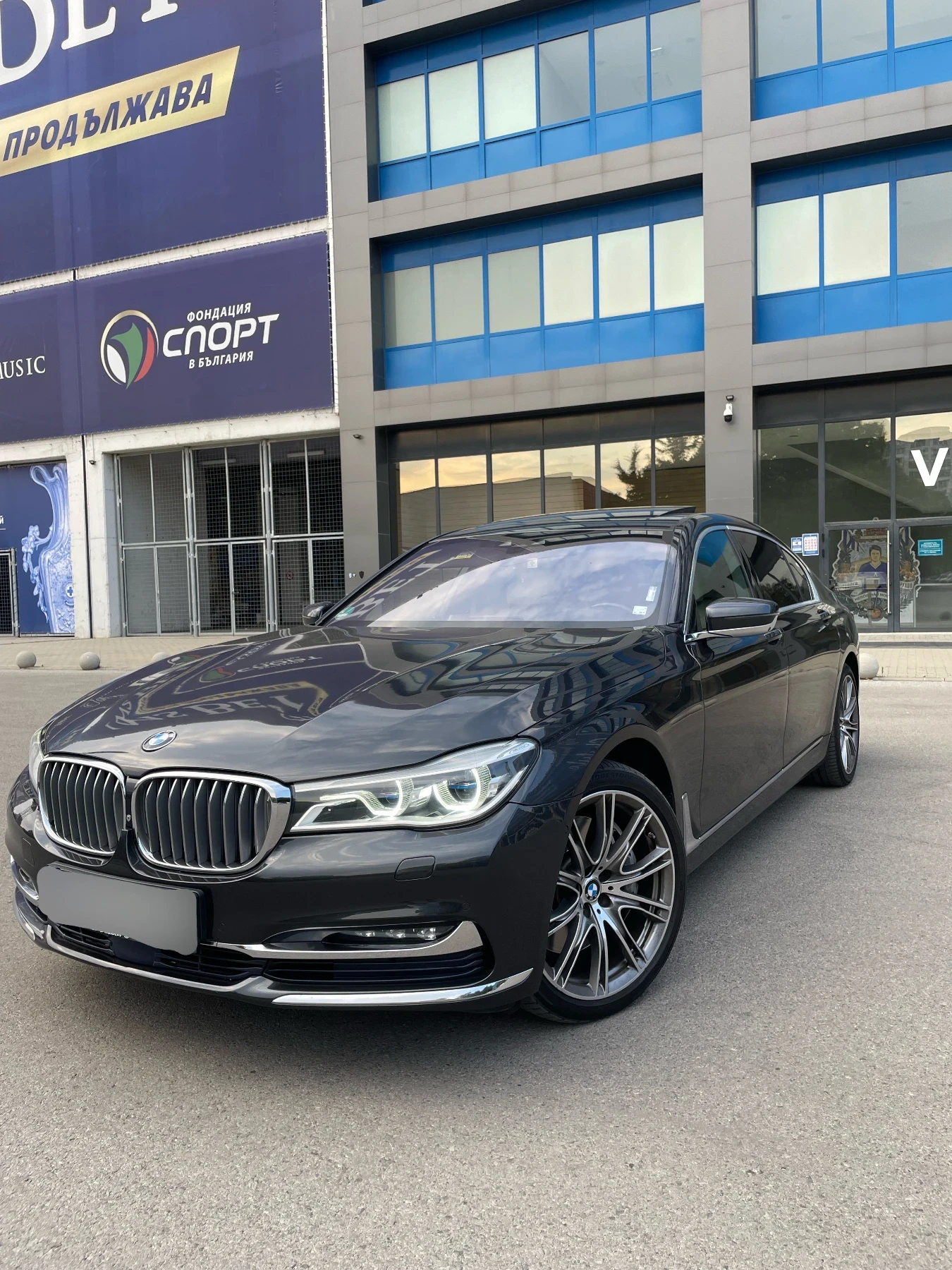 BMW 750 BMW 750LI Individual xDrive Bowers&Wilkins Full - изображение 2