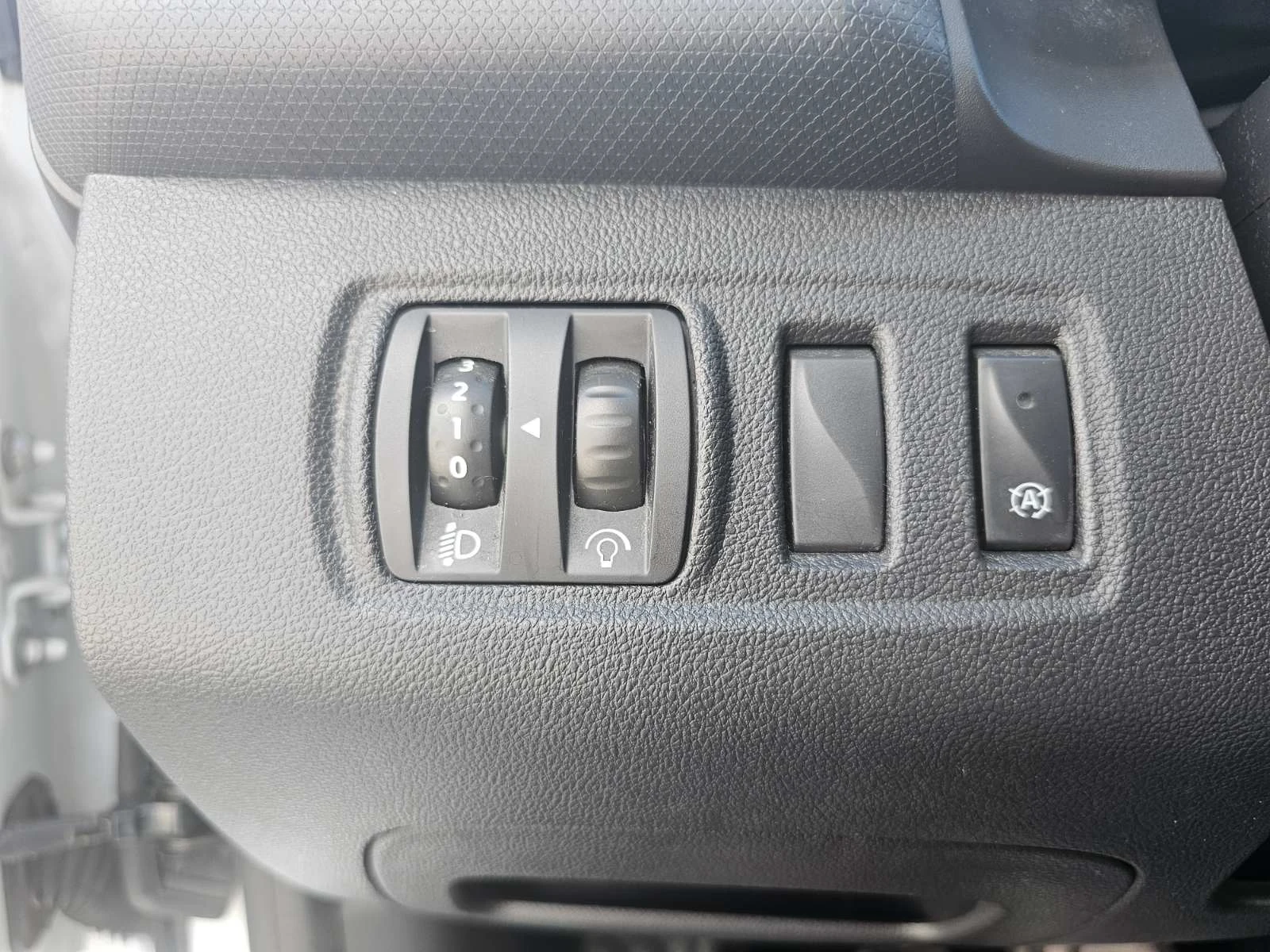 Renault Clio Energy dCi 75 к.с. BVM5 - изображение 10