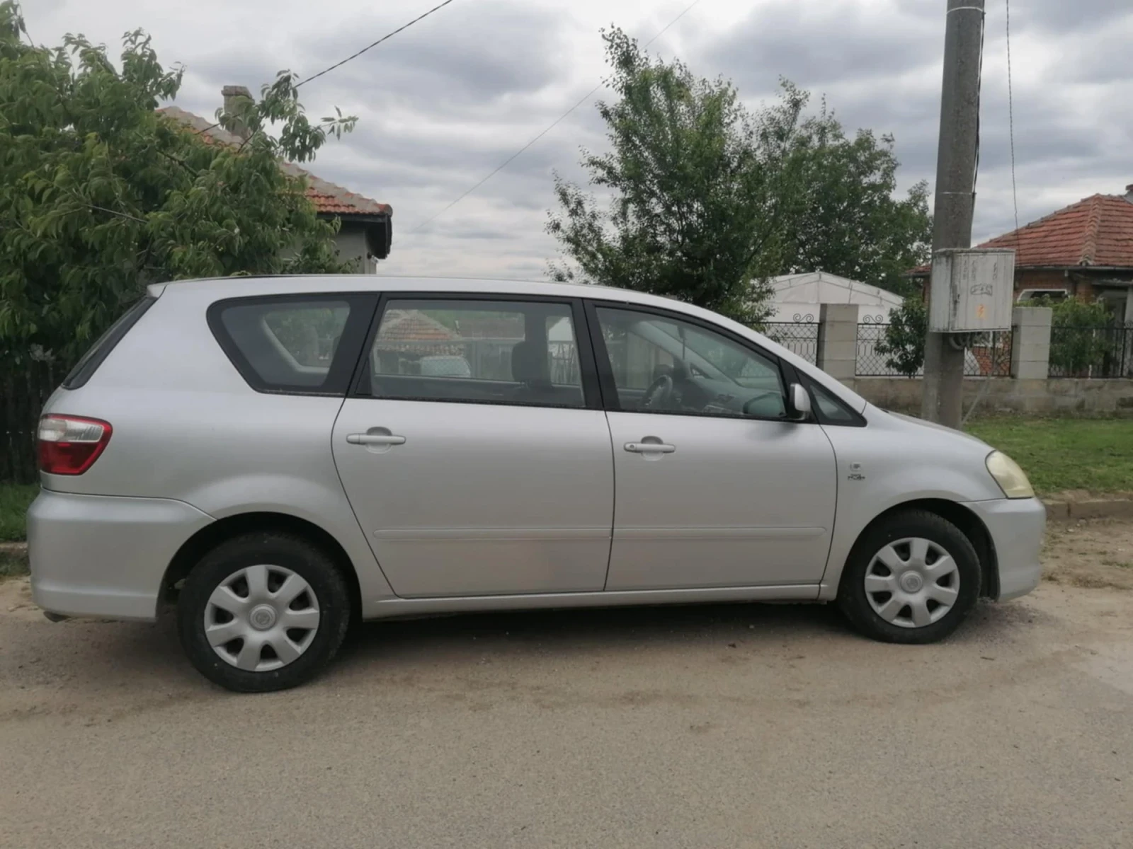 Toyota Avensis verso  - изображение 4