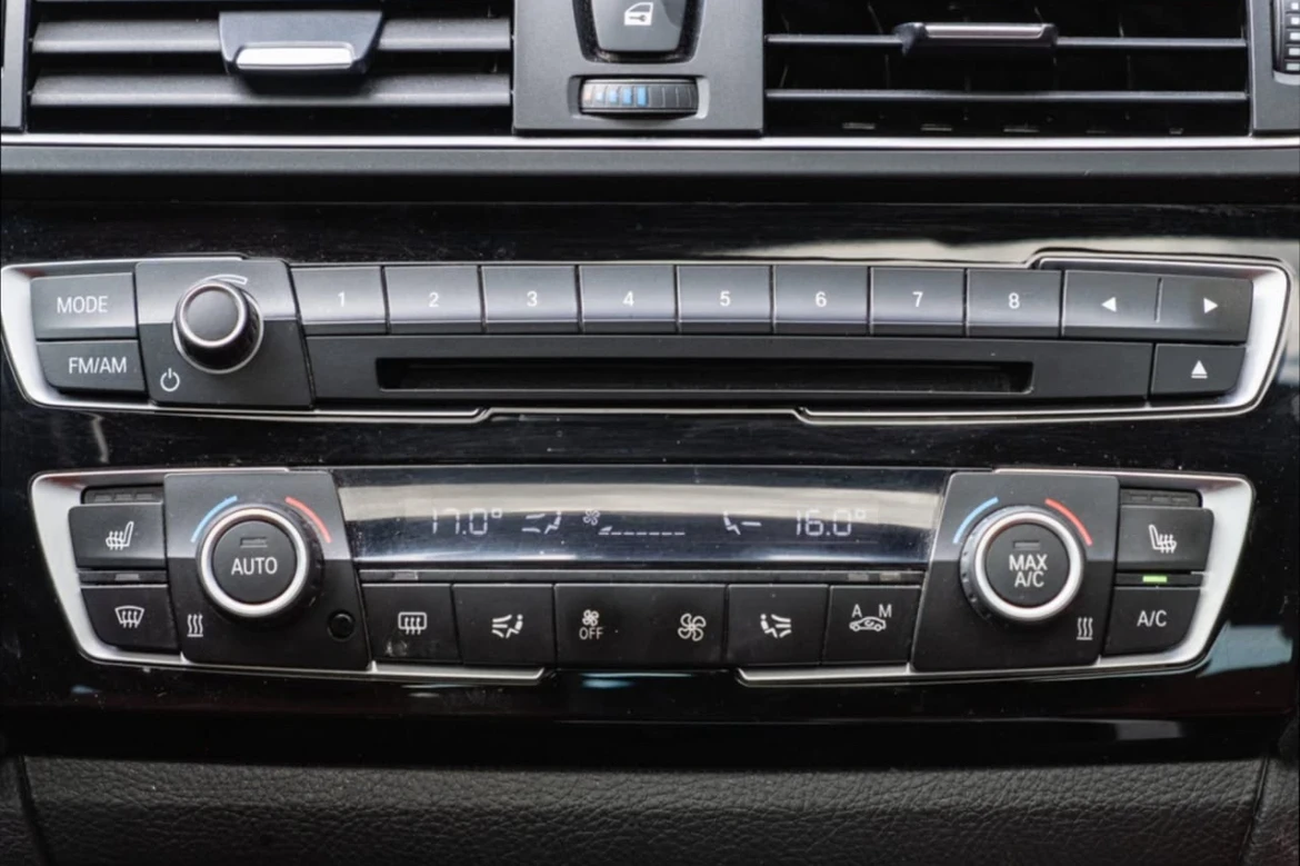 BMW 230 M pack * * Изрядна история * * АВТО КРЕДИТ - изображение 9