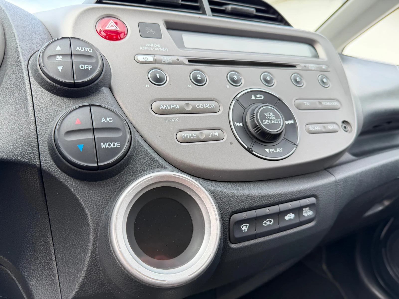 Honda Jazz Автомат, 1.4 100к.с Италия, снимка 10 - Автомобили и джипове - 53955581