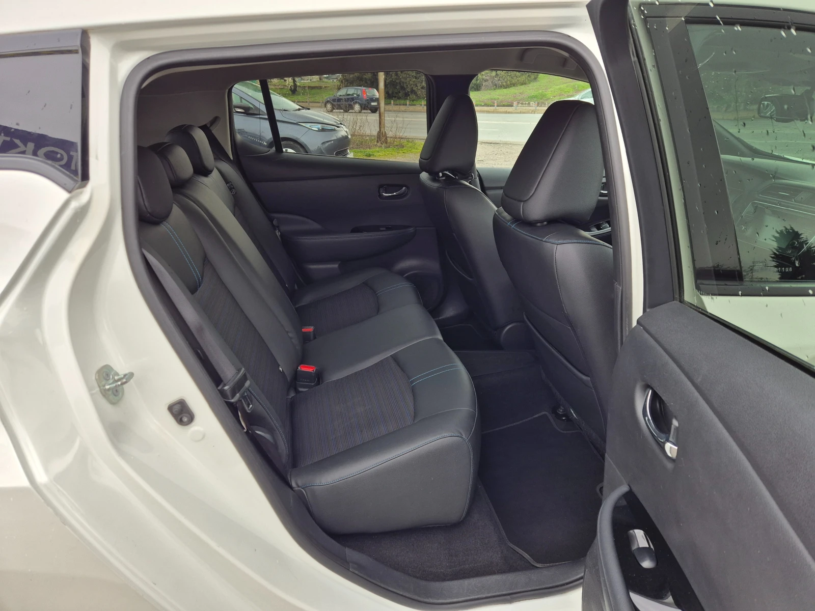 Nissan Leaf  40KW, снимка 10 - Автомобили и джипове - 53961138