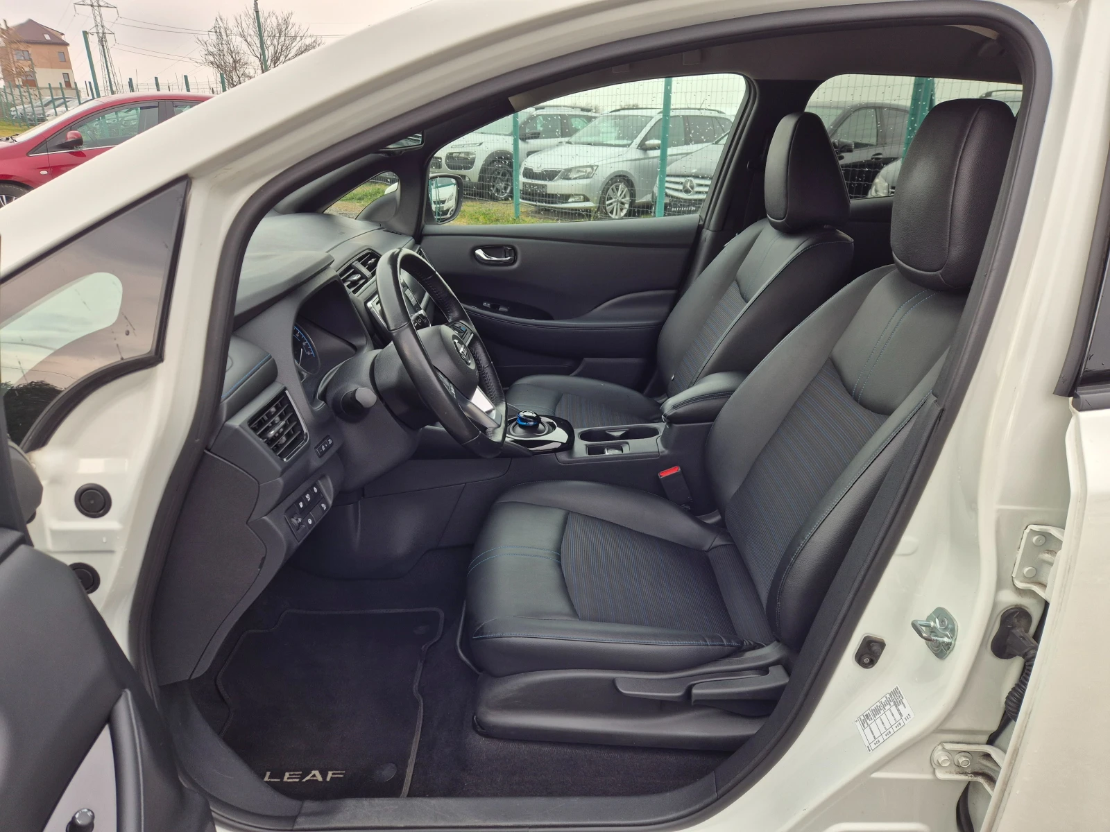 Nissan Leaf  40KW, снимка 13 - Автомобили и джипове - 53961138