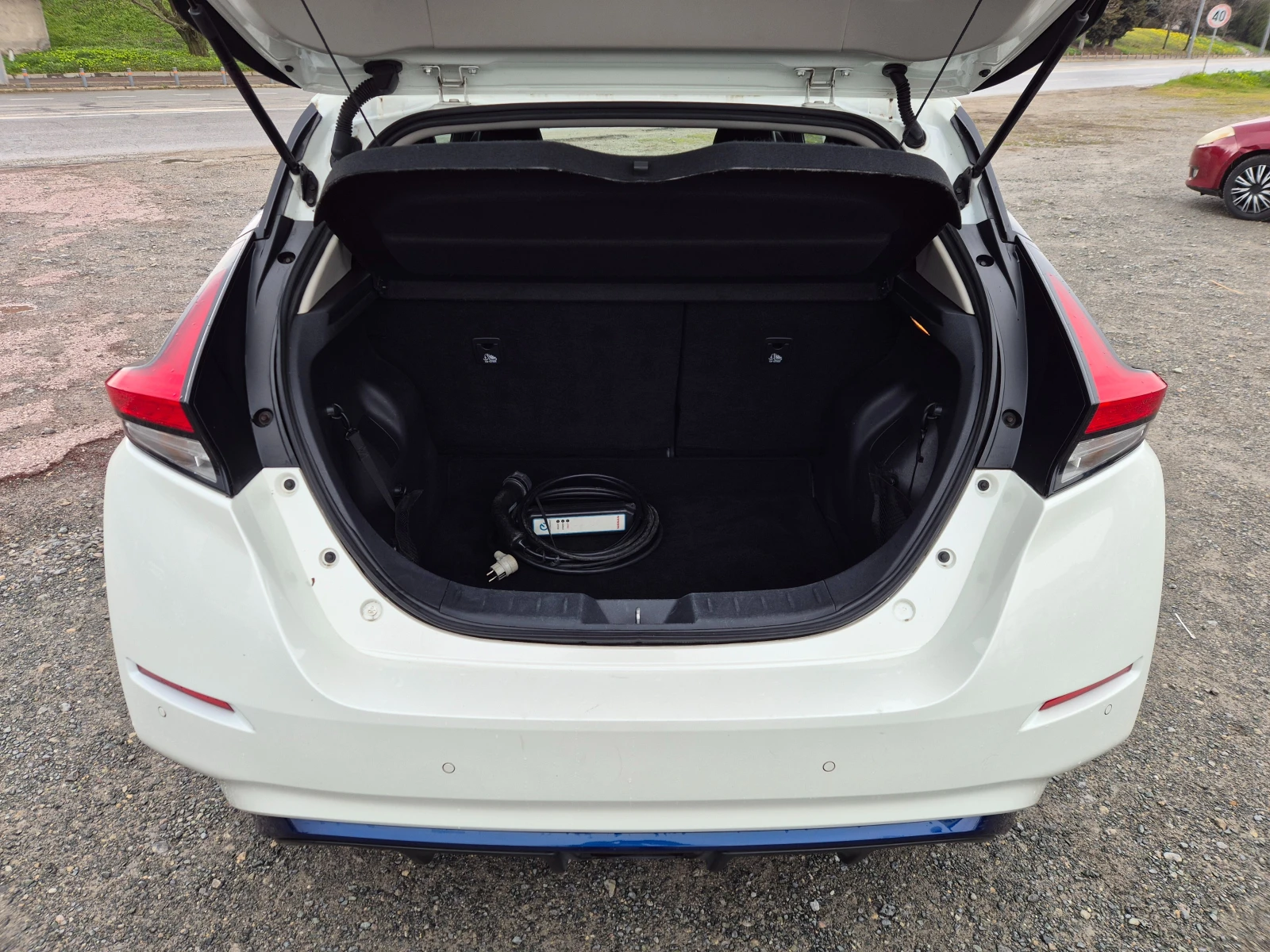 Nissan Leaf  40KW, снимка 11 - Автомобили и джипове - 53961138