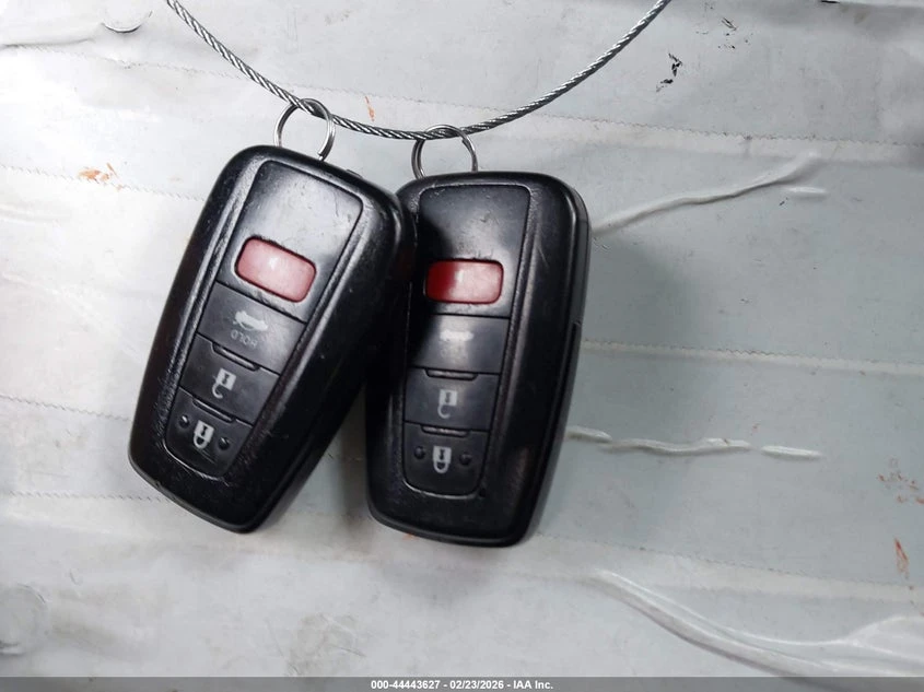 Toyota Camry 2.5L I-4 DI, DOHC, VVT, 206HP Front Wheel Drive, снимка 11 - Автомобили и джипове - 53973316