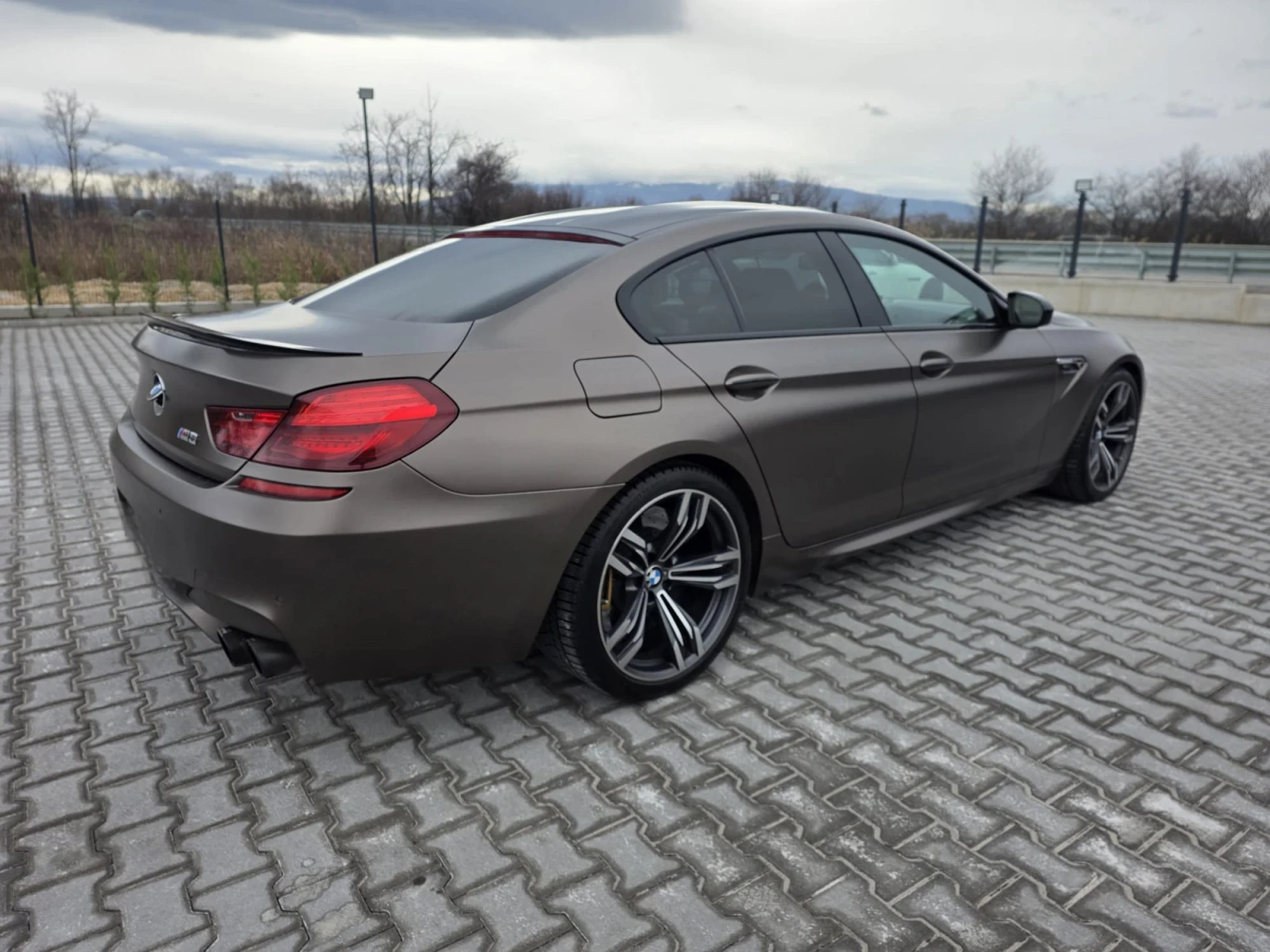 BMW M6 B&O akrapovic ceramic headup softclose, снимка 10 - Автомобили и джипове - 53979040