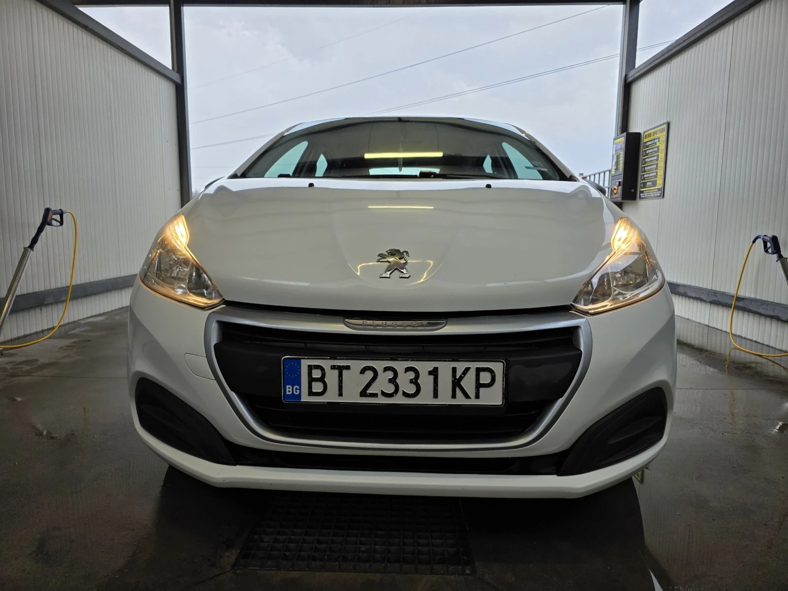 Peugeot 208 1.6HDI, снимка 2 - Автомобили и джипове - 54001419