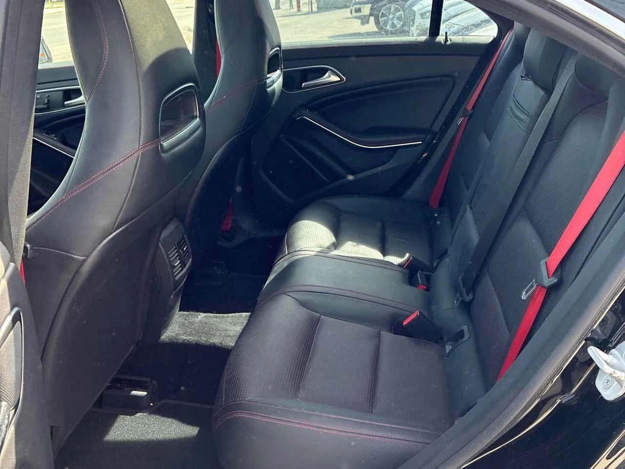 Mercedes-Benz CLA 45 AMG * CARFAX * БЕЗ ПЪРВОНАЧАЛНА ВНОСКА, снимка 17 - Автомобили и джипове - 55084900