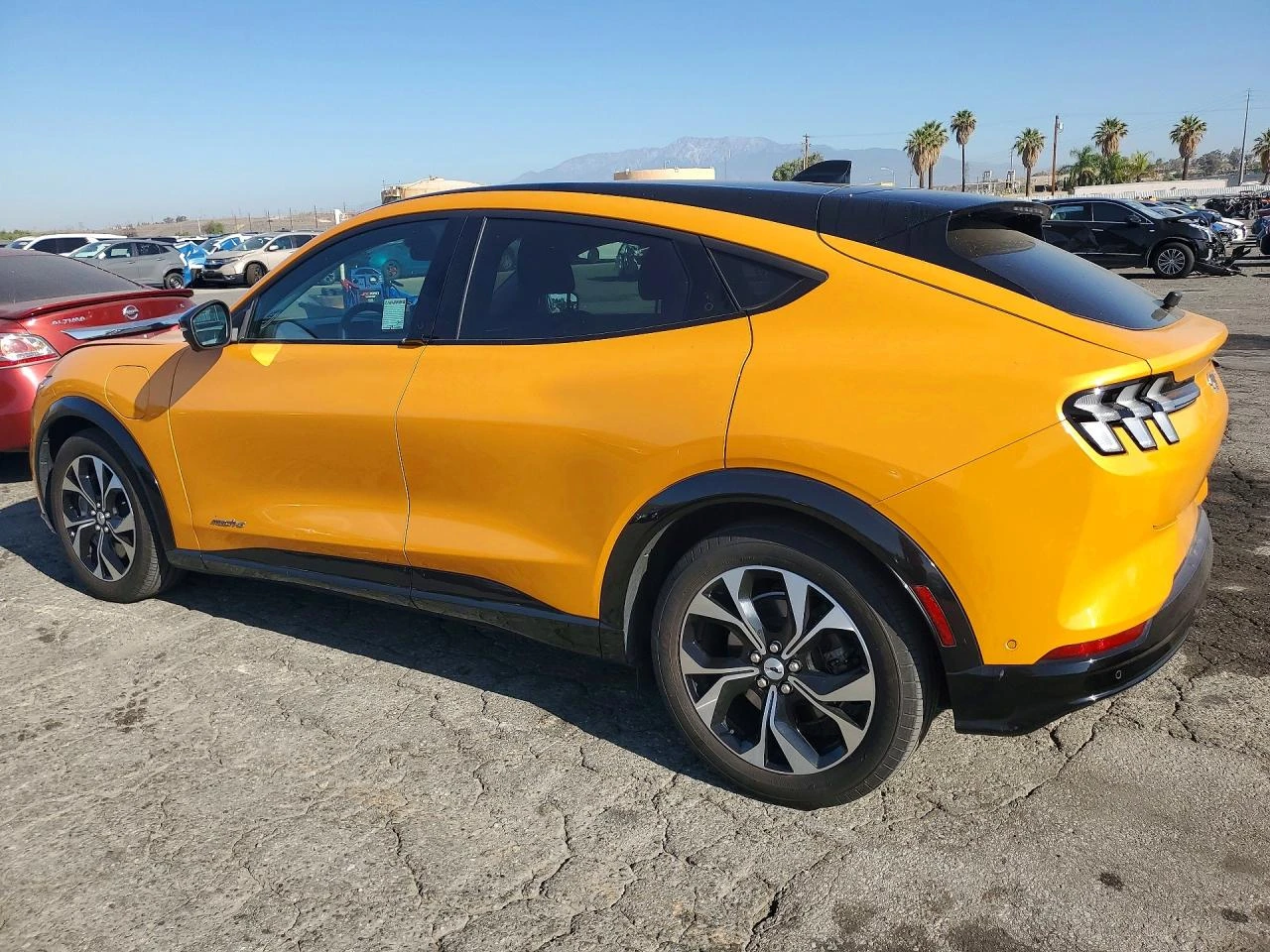Ford Mustang Mach-E Premium, снимка 2 - Автомобили и джипове - 55469209