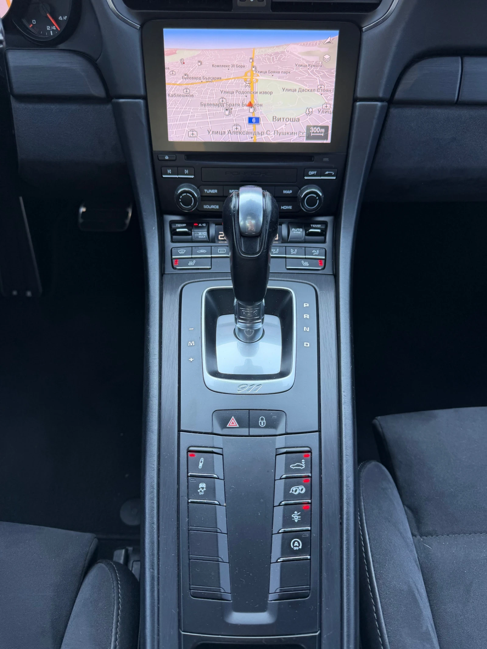 Porsche 911 4GTS LIFT Chrono Alcantara Central Lock Швейцария, снимка 13 - Автомобили и джипове - 55537628