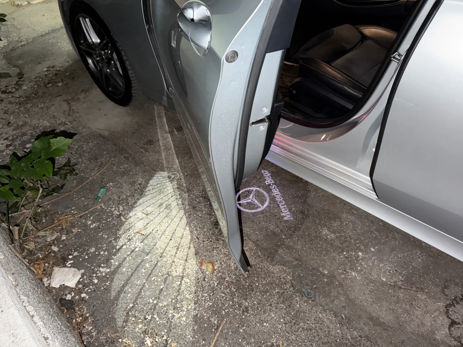 Mercedes-Benz E 220 4 матик AMG, снимка 14 - Автомобили и джипове - 56276388