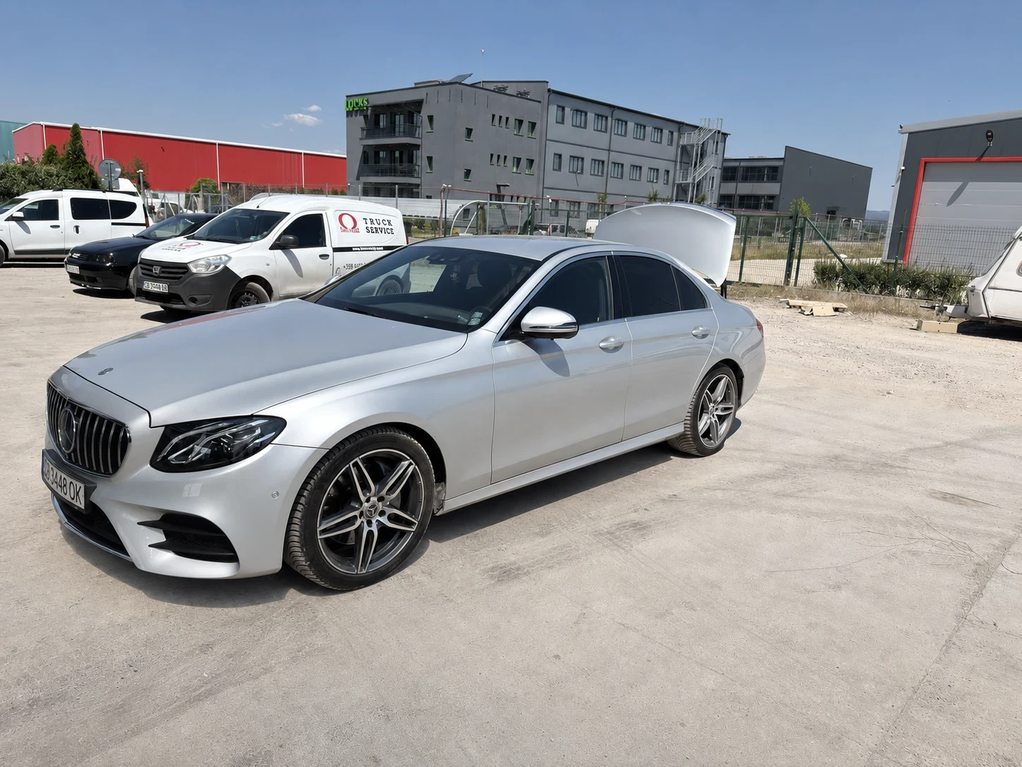 Mercedes-Benz E 220 4 матик, снимка 6 - Автомобили и джипове - 55581126